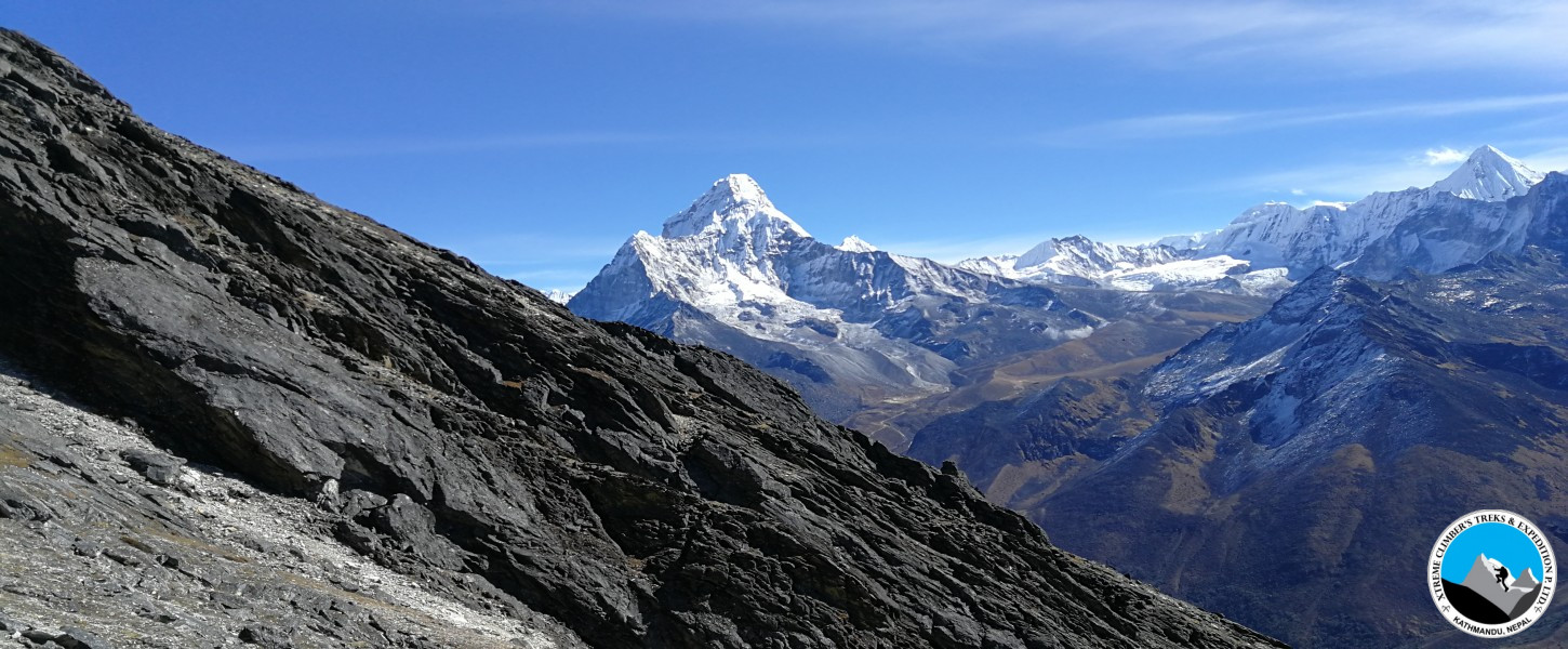 LuriGo Peak (5212m)