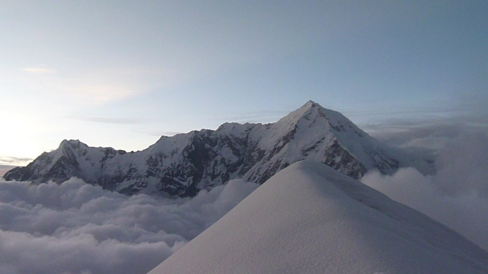Baden-Powell Peak 5,825 m. Climbing