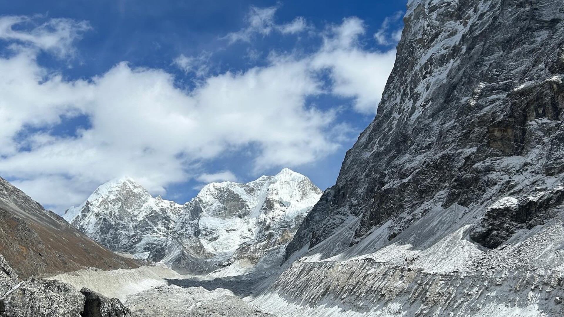 Everest Rolwaling Valley via Tashi Laptsa 5,755m pass Trek