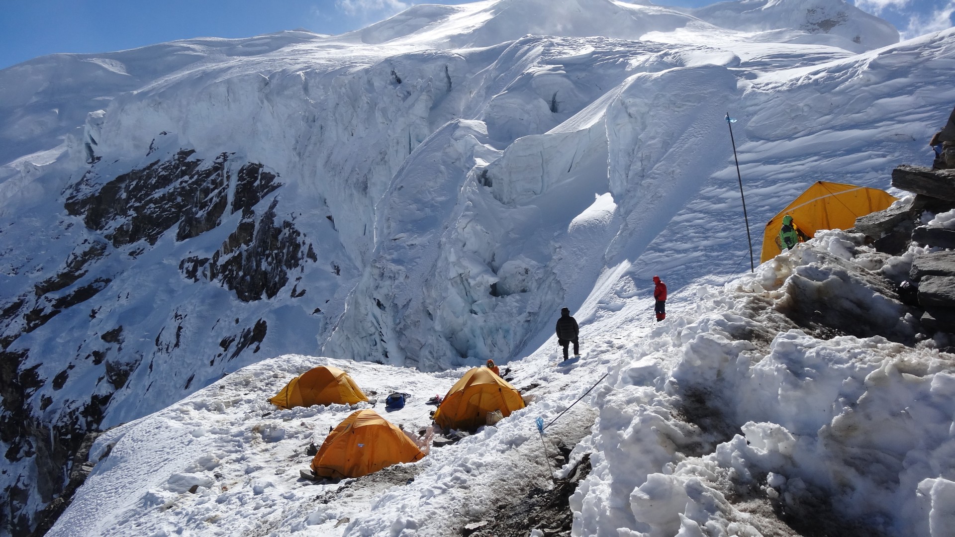 Mera Peak 6,476m Climbing / Amphu Lapcha 5,845m & Cho La 5420 m Pass Expedition Via Makalu and Everest Region