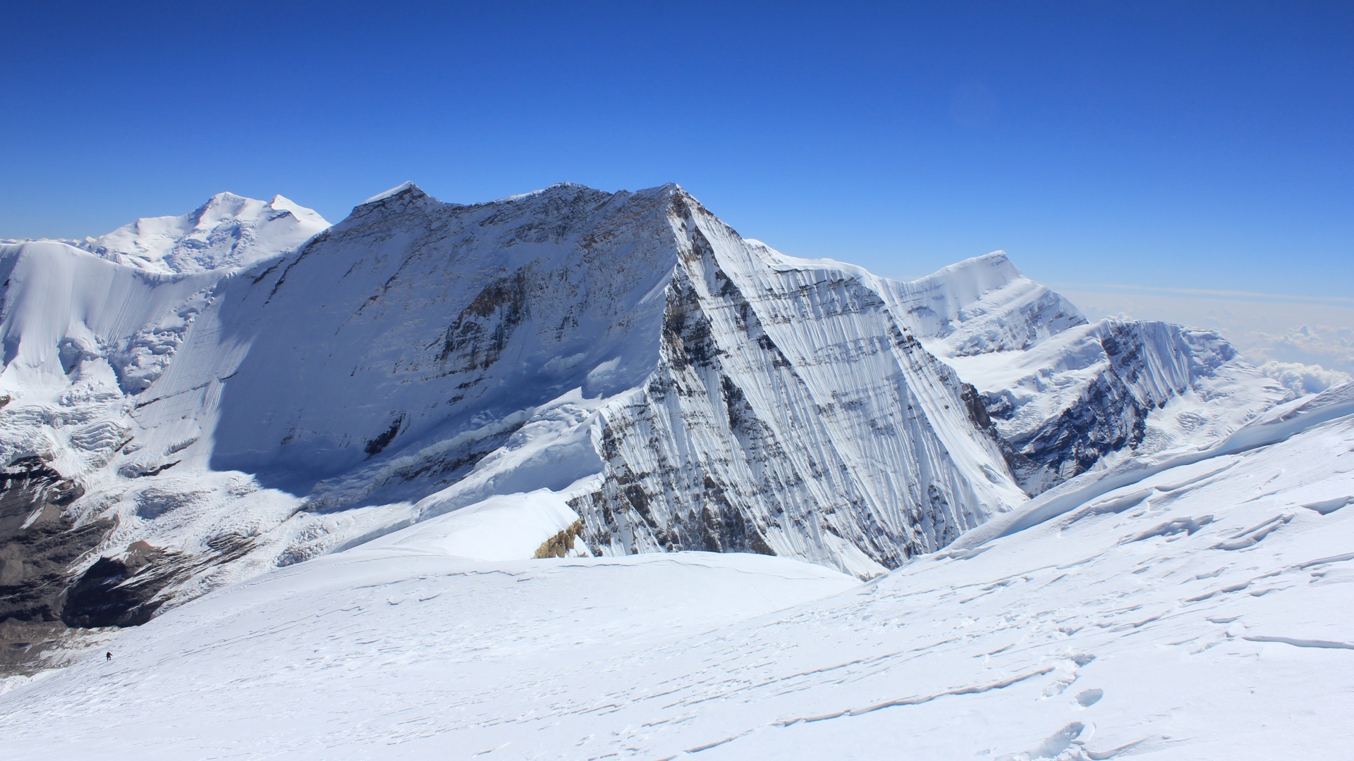 Mt. Putha Hiunchuli 7,246m Climbing / Ski Expedition
