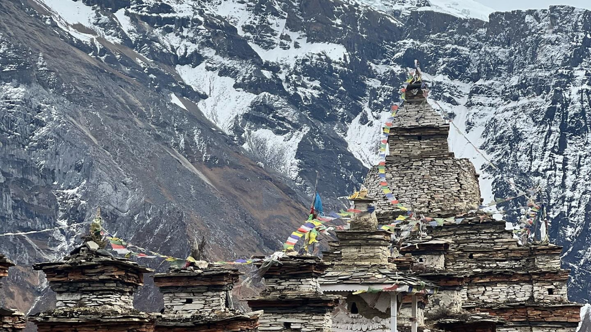 Nar-Phu, Khang-la 5,280m, Thorong-la 5,416m Pass Trek