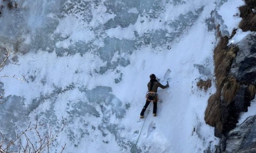  Kwangde Waterfall Ice Climbing